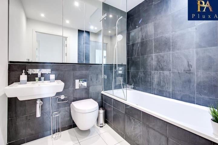 Pluxa Azure Cubic - Azure Cityview, Corporate Stays Welcome Birmingham Exterior foto